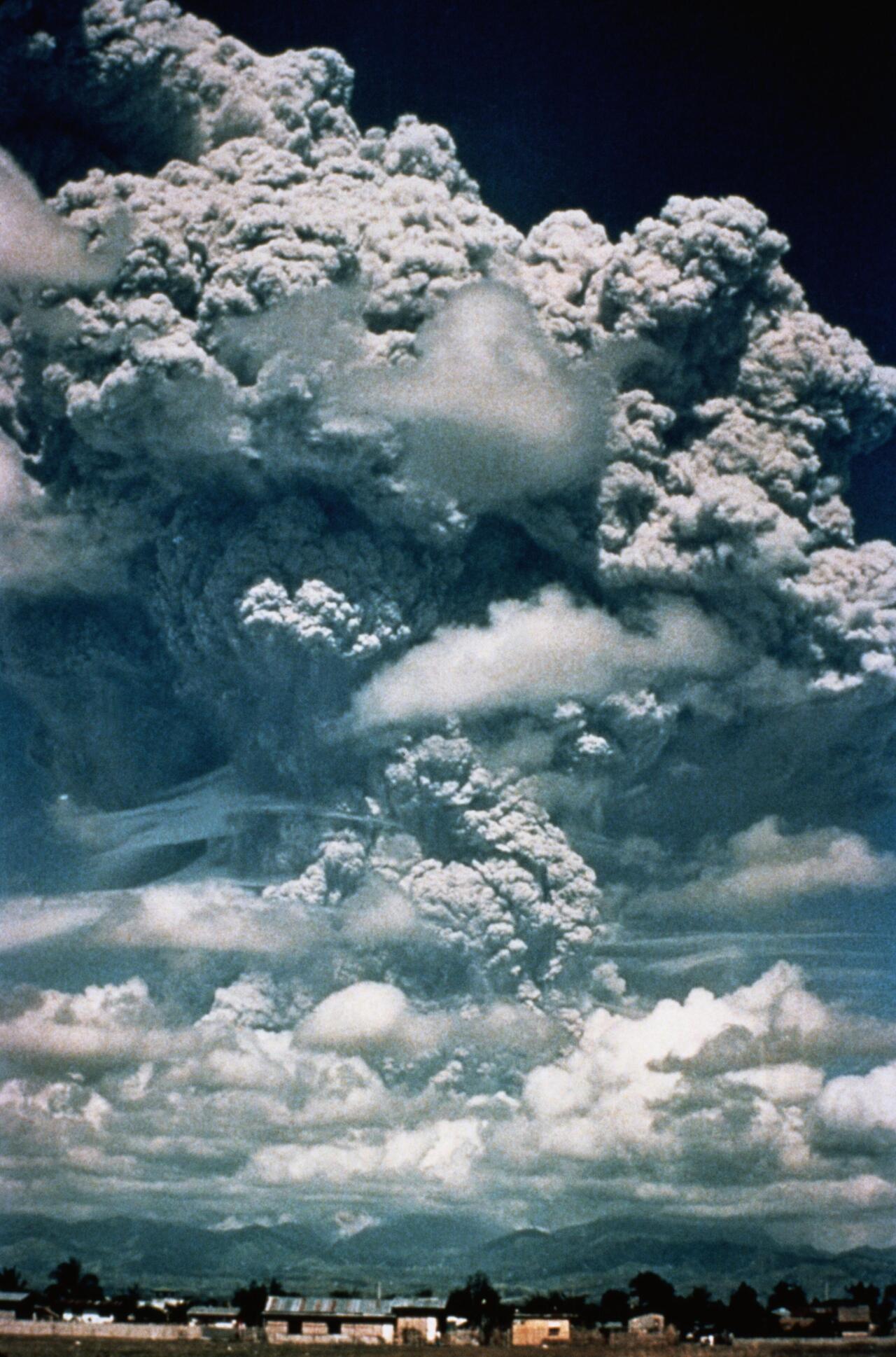 Pinatubo sumendiaren erupzioa (1991ko ekaina)