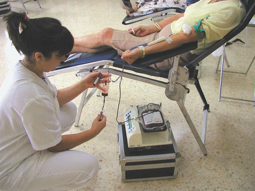 Odol-emaile bat odola ematen